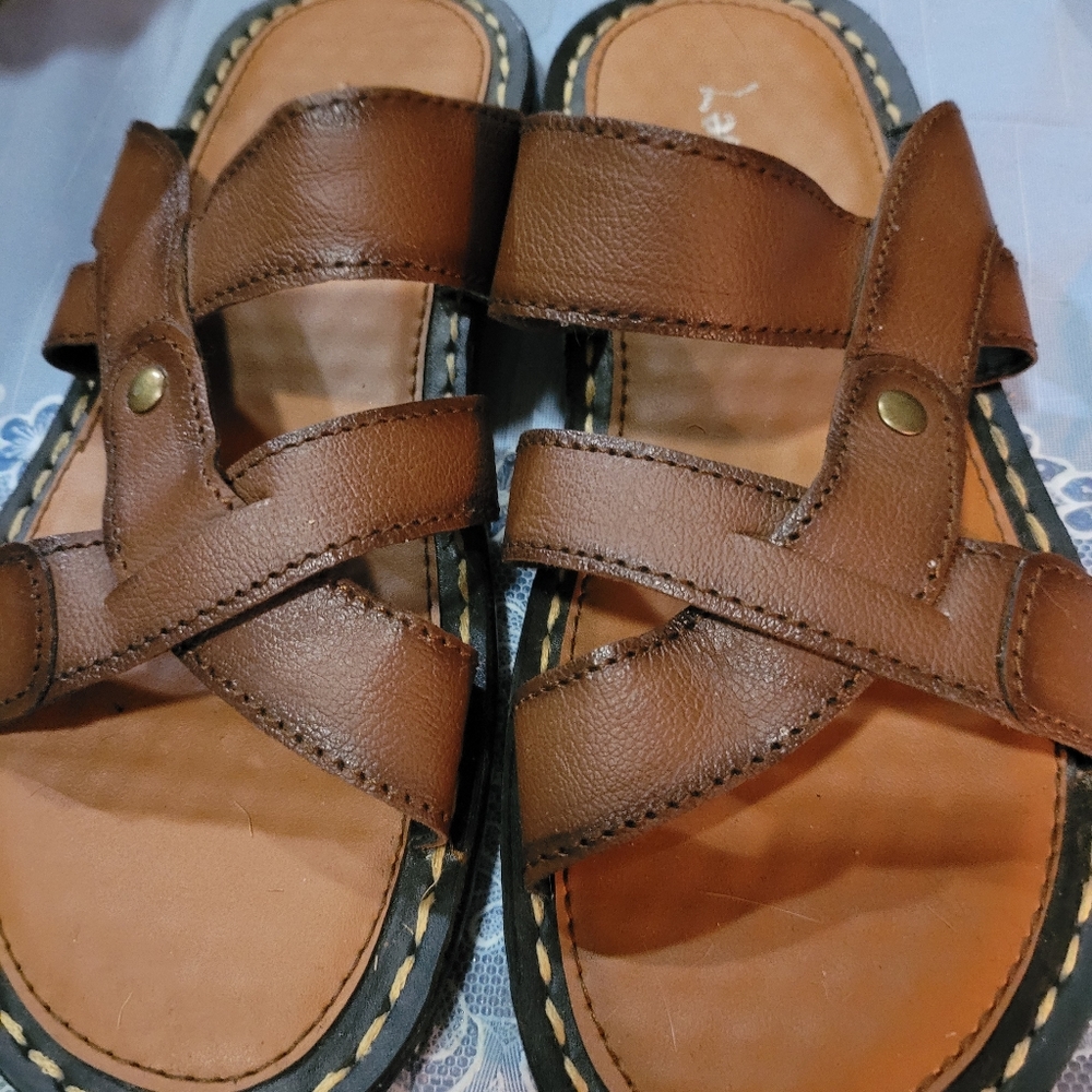 Shoes - Picture 4 of 4